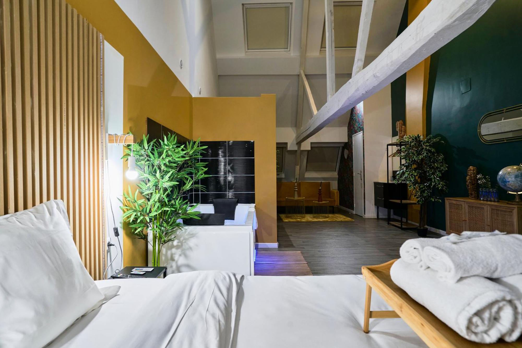 Ng Suitehome - Lille I Roubaix Centre I Grand Place - Balneo - Netflix - Wifi Exterior foto